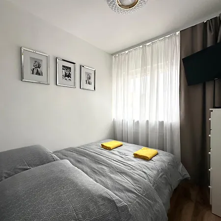 Rynek - Self Check-in 20h Apartment Olesnica (Lower Silesia)